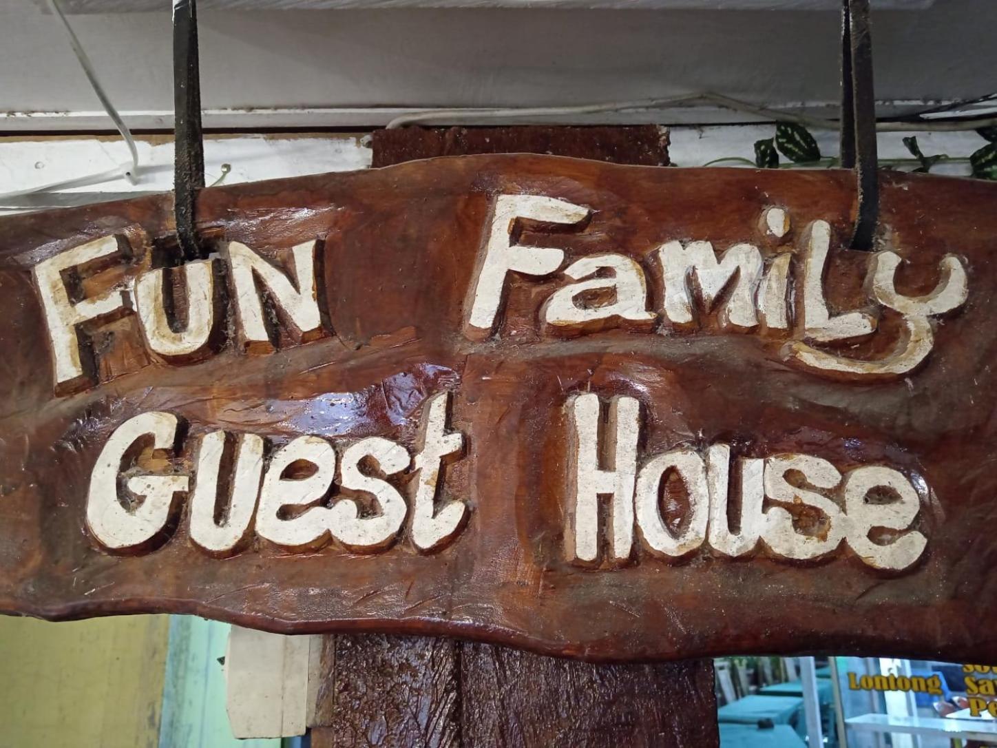 Fun Family Guest House N Jungle Tour Букит-Лаванг Экстерьер фото